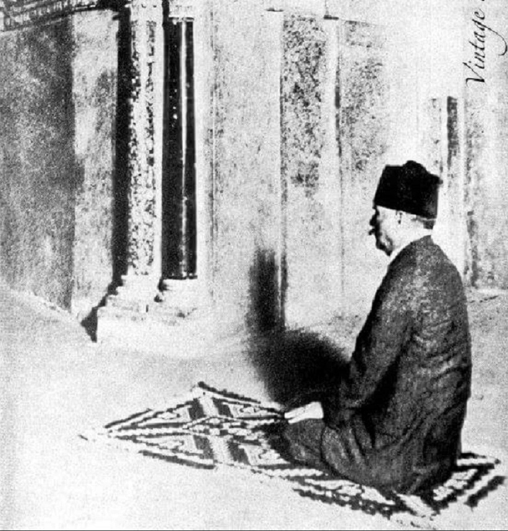 Deconstructing the Reconstruction: Analyzing Iqbalian Discourse  